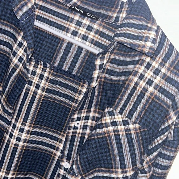 SHEIN women’s flannel - Picture 2 of 4